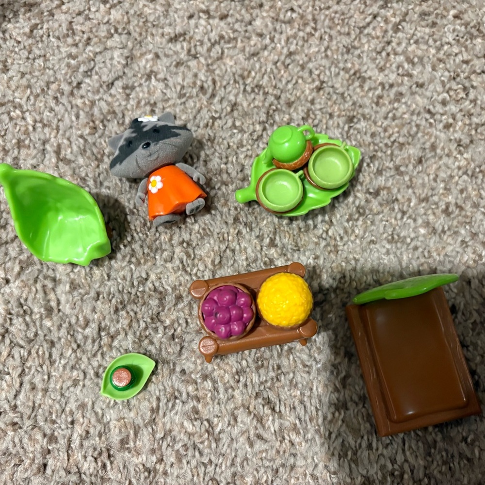 Li'l Woodzeez Acorn Play Treehouse Playset - Picture 6 of 6